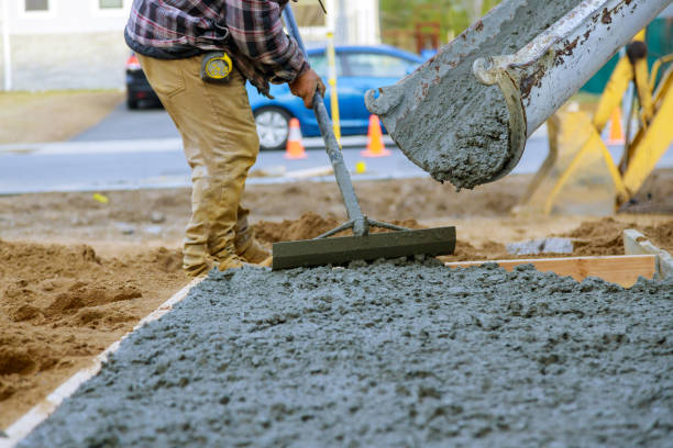 Best Custom Concrete Contractor  in Kincheloe, MI